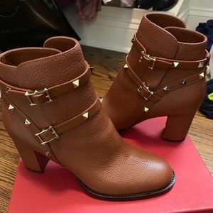 Twice worn Authentic Valentino Garavani Booties